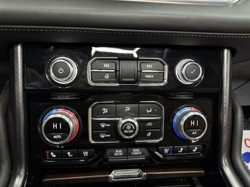 Used 2023 GMC Yukon XL Denali Ultimate w/ LPO, Floor Liner Package image 25