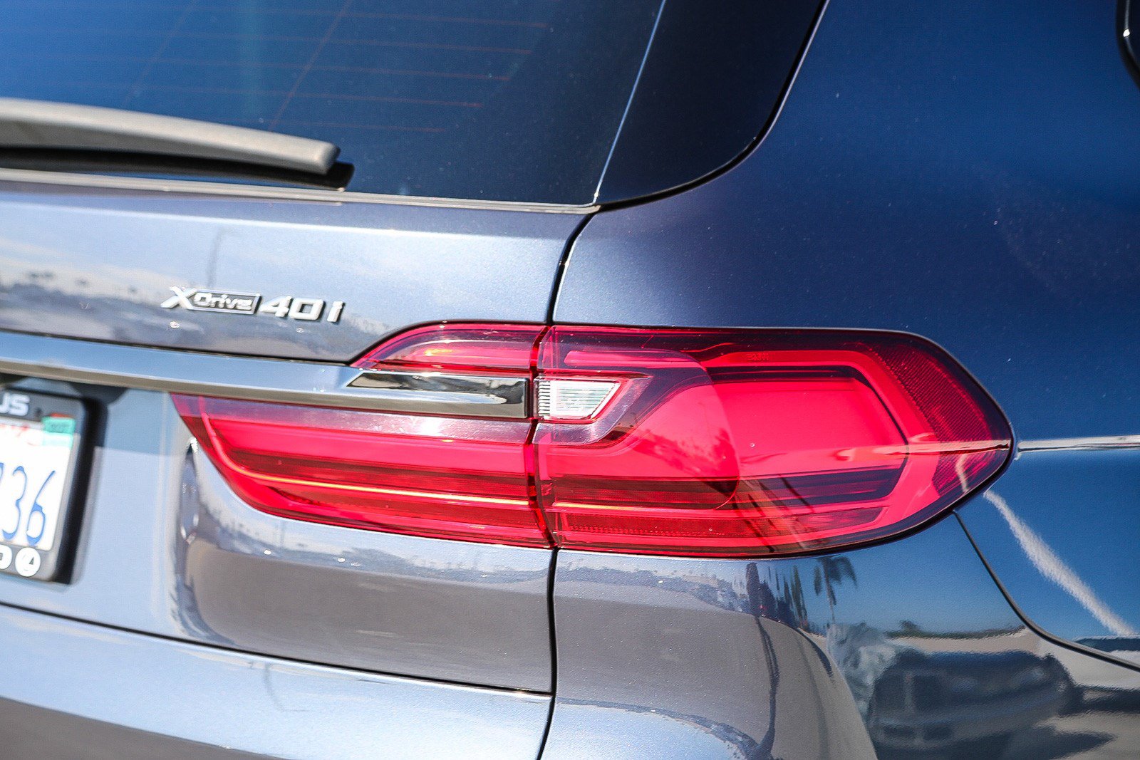 Used 2022 BMW X7 xDrive40i w/ M Sport Package AWD/4WD image 9