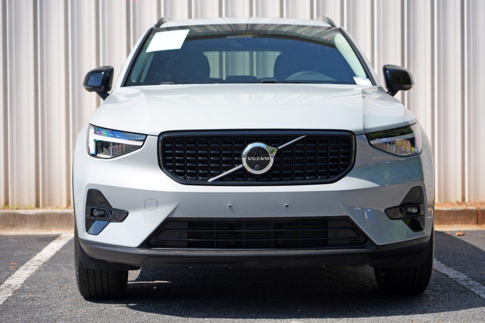 Used 2024 Volvo XC40 B5 Plus w/ Climate Package AWD/4WD image 7