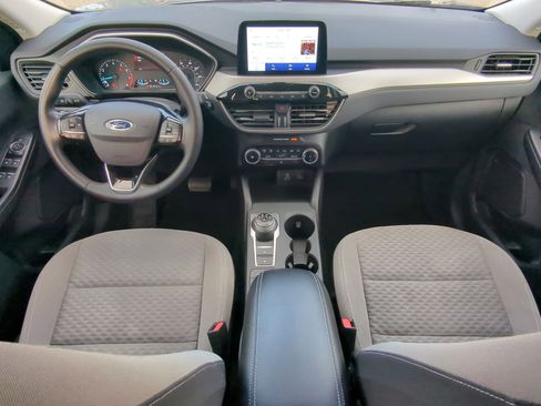 Used 2022 Ford Escape SE w/ Cold Weather Package image 18