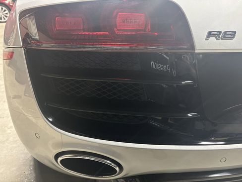 Used 2011 Audi R8 V10 image 35