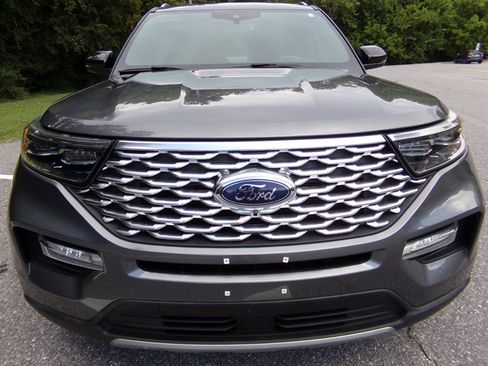 Used 2021 Ford Explorer Platinum w/ Equipment Group 601A AWD/4WD image 3