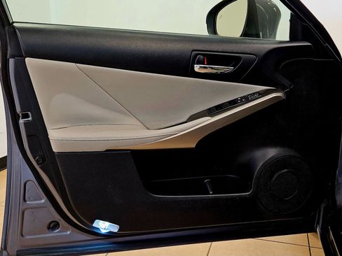 Used 2015 Lexus IS 250 4DR SPORT SDN RWD w/ F-Sport Package image 8