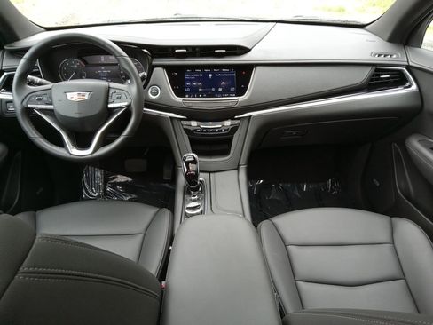 Used 2024 Cadillac XT6 Luxury w/ LPO, Floor Liner Package AWD/4WD image 15
