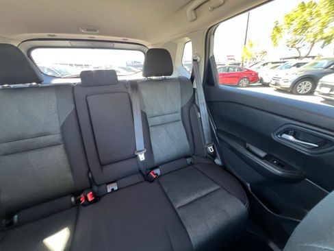 Used 2025 Nissan Rogue SV image 42