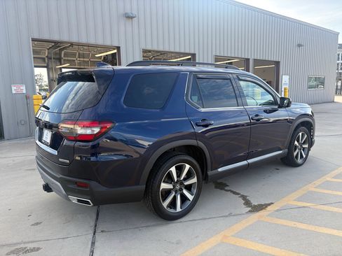 Certified 2025 Honda Pilot Touring image 8