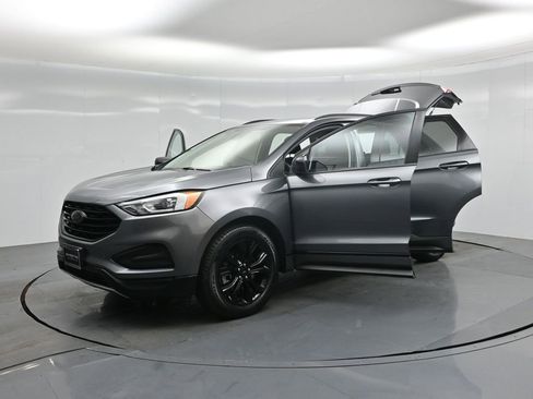 Certified 2022 Ford Edge SE w/ Black Appearance Package image 31