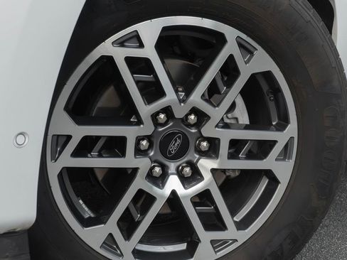 Used 2025 Ford Expedition Max Active RWD image 2