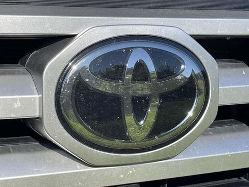 Used 2023 Toyota Tacoma Limited RWD image 3