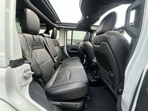 Used 2024 Jeep Wrangler Unlimited Rubicon 4xe AWD/4WD image 32