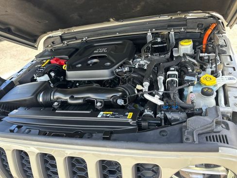 Used 2022 Jeep Wrangler Unlimited Rubicon 4xe w/ Steel Bumper Group AWD/4WD image 22