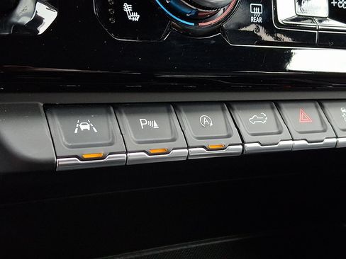 Certified 2025 GMC Sierra 1500 Denali AWD/4WD image 24