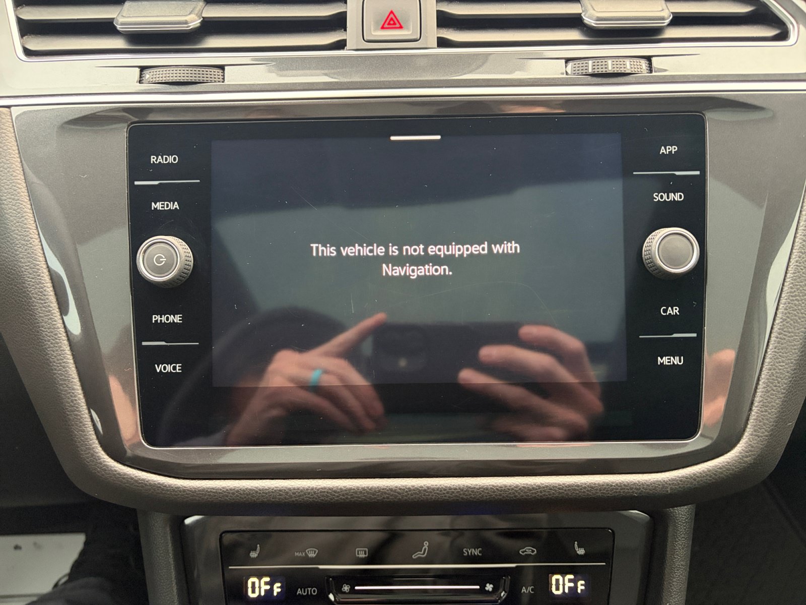 Used 2022 Volkswagen Tiguan SE AWD/4WD image 28