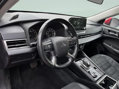 Used 2022 Mitsubishi Outlander SE AWD/4WD image 17