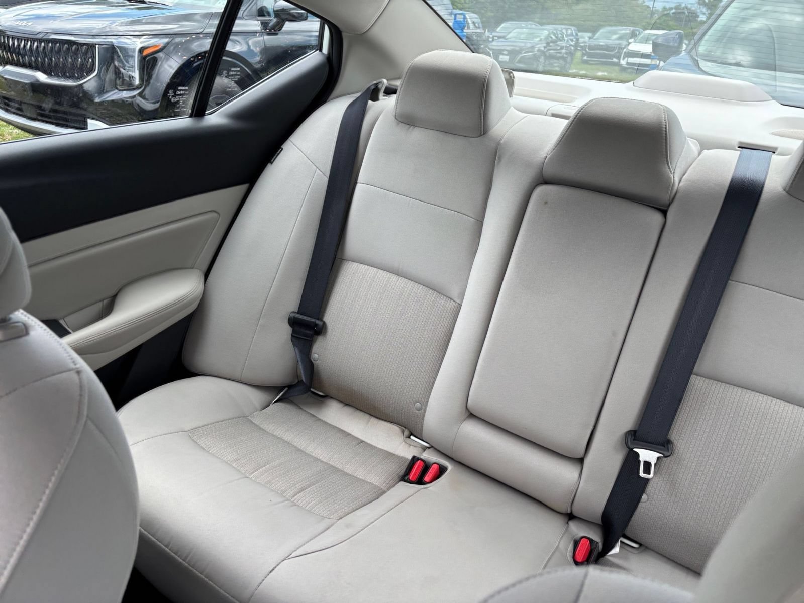 Used 2025 Nissan Altima 2.5 SV FWD image 39