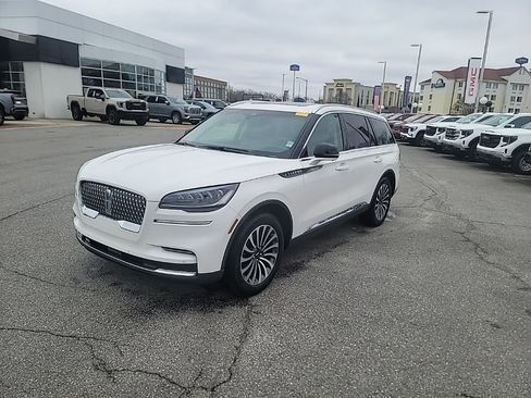 Used 2023 Lincoln Aviator Reserve image 3