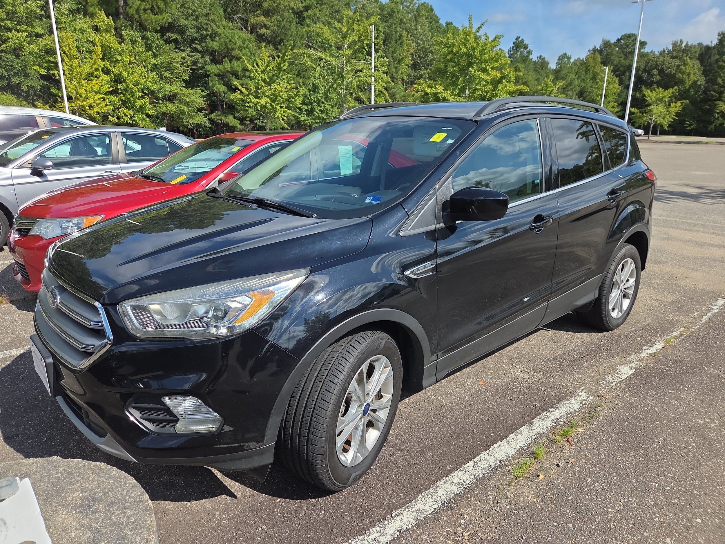 Used 2017 Ford Escape SE w/ SE Leather Comfort Package FWD image 7