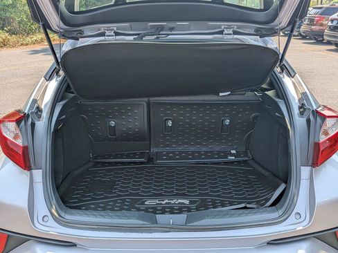 Used 2019 Toyota C-HR XLE FWD image 26