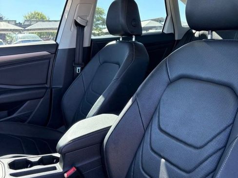 Used 2021 Volkswagen Jetta SEL Premium FWD image 10