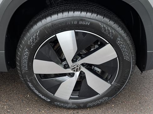 Certified 2025 Volkswagen Taos S AWD/4WD image 15