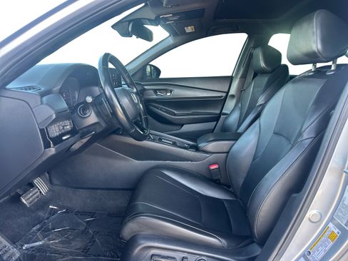 Used 2025 Honda Accord Sport image 9