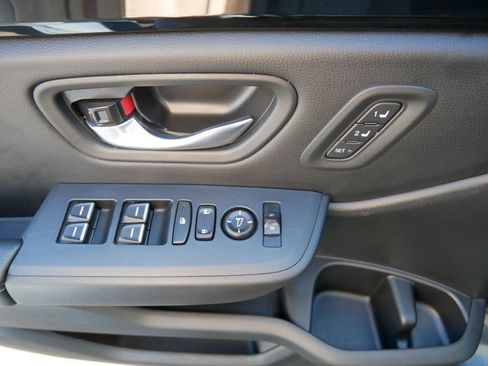 Used 2025 Honda Pilot Touring image 17