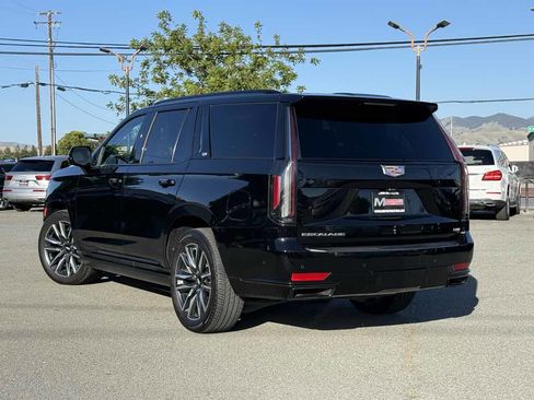 Used 2021 Cadillac Escalade Sport Platinum AWD/4WD image 11