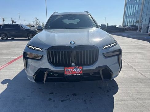 New 2026 BMW X7 xDrive40i w/ M Sport Package AWD/4WD image 2