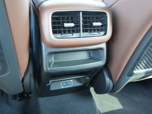 Used 2025 Mercedes-Benz GLE 450 4MATIC image 33