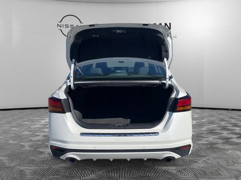 Used 2023 Nissan Altima 2.5 SV w/ SV Premium Package image 10