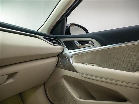 New 2026 Genesis G70 2.5T Prestige image 30