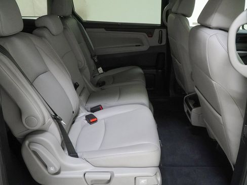 Used 2023 Honda Odyssey EX-L image 40