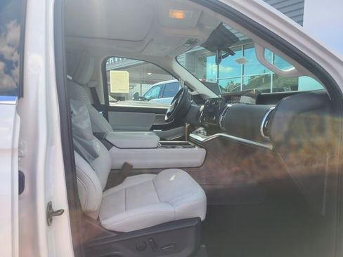 New 2026 Ford Expedition Max Platinum image 6