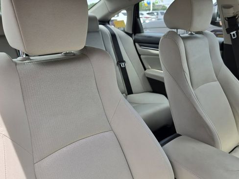 Used 2018 Honda Accord LX image 17