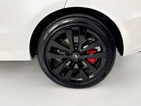 Used 2025 Land Rover Range Rover Sport Autobiography AWD/4WD image 31