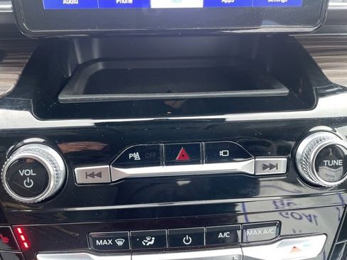 Used 2023 Ford Explorer Limited w/ Equipment Group 301A image 28