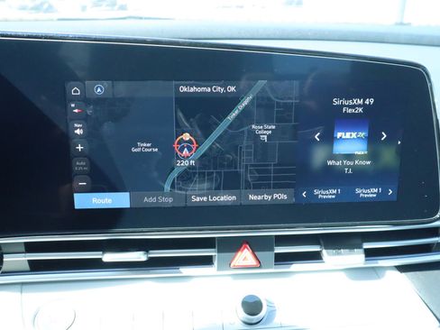 New 2025 Hyundai Elantra Limited image 17