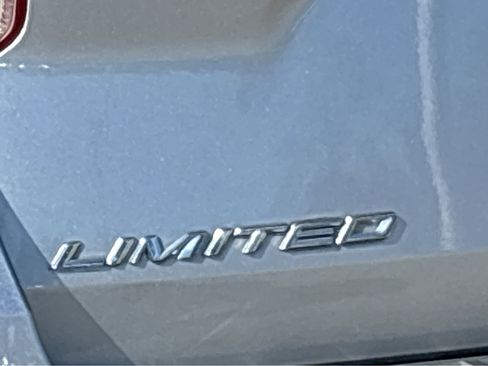 Used 2021 Ford Explorer Limited w/ Equipment Group 301A image 22