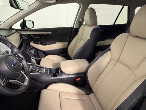 Used 2025 Subaru Outback Limited image 32