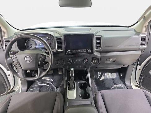 Used 2022 Nissan Frontier SV RWD image 10