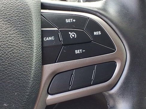 Used 2020 Jeep Cherokee Limited AWD/4WD image 11