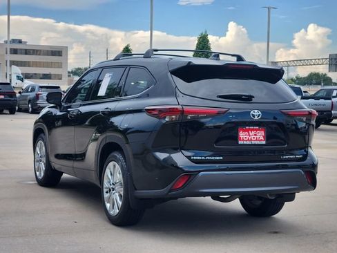 Certified 2026 Toyota Highlander Limited AWD/4WD image 7