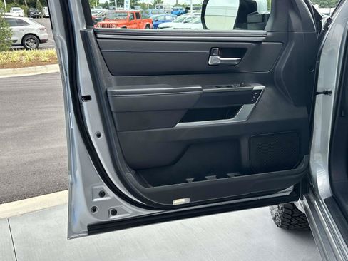 Used 2023 Toyota Tundra Platinum AWD/4WD image 5