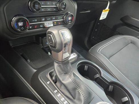 New 2025 Ford Bronco Outer Banks image 14