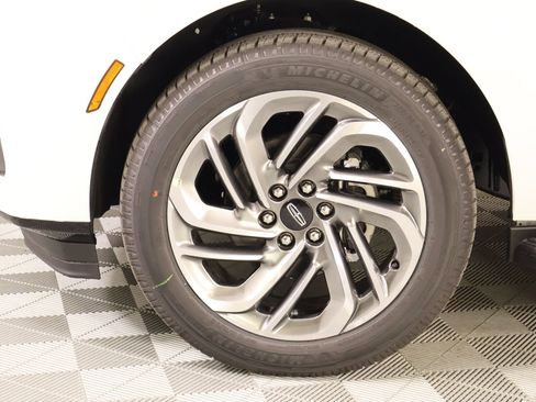 New 2026 Lincoln Navigator Premiere image 19