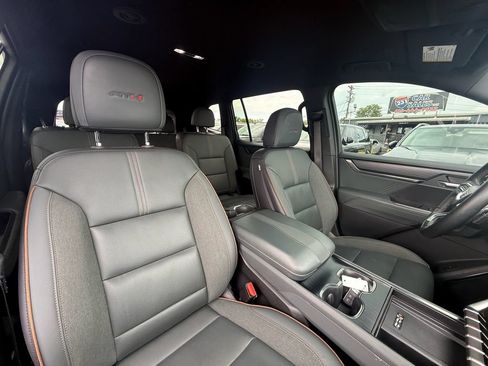 Used 2024 GMC Acadia AT4 w/ Luxury Package AWD/4WD image 27