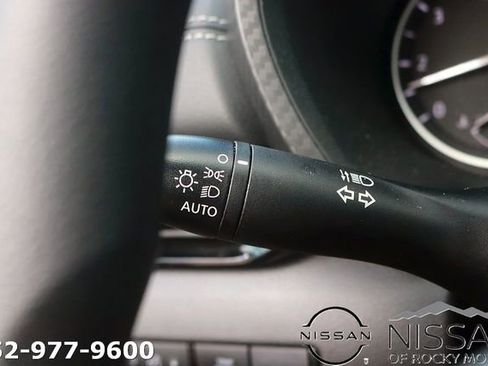 Used 2025 Nissan Sentra SV image 21