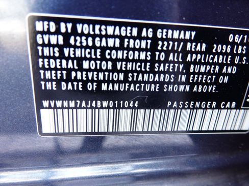 Used 2011 Volkswagen Golf TDI w/ Cold Weather Pkg FWD image 92