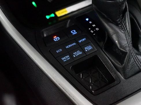 Certified 2022 Toyota RAV4 XLE Premium AWD/4WD image 21
