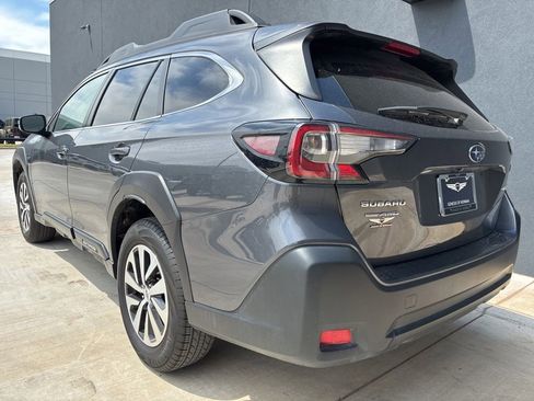 Used 2025 Subaru Outback Premium AWD/4WD image 6